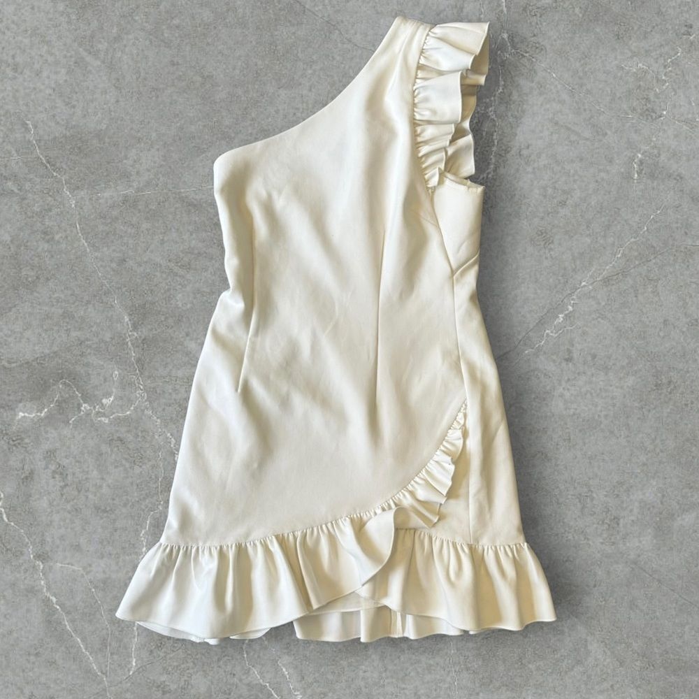 Elegant Cream One-Shoulder Dress
